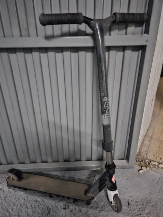 Scooter Negra