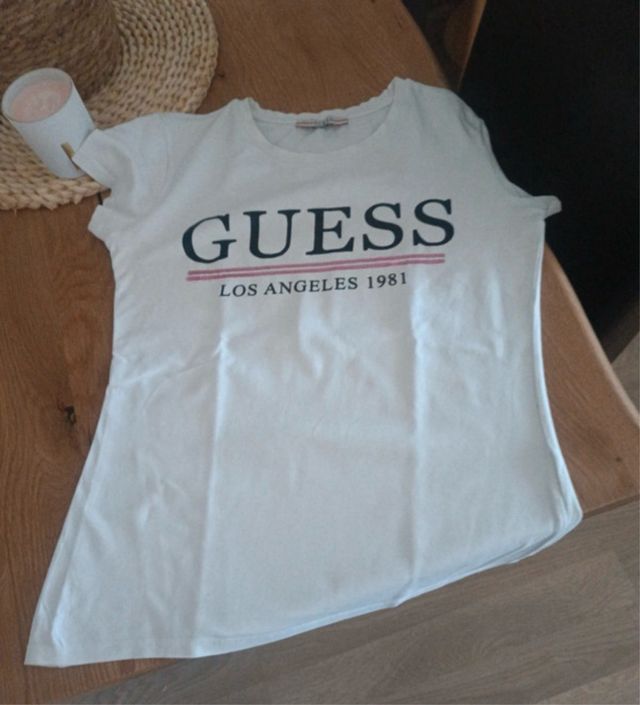 Camiseta Guess Blanca Chica