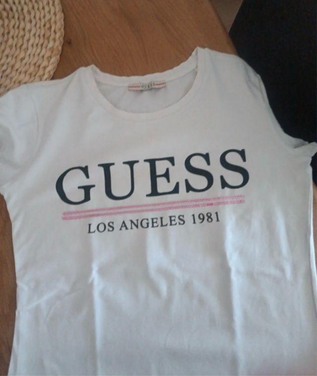 Camiseta Guess Blanca Chica