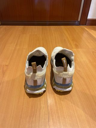 Zapatillas Salomon Blancas y Amarillas