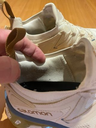 Zapatillas Salomon Blancas y Amarillas