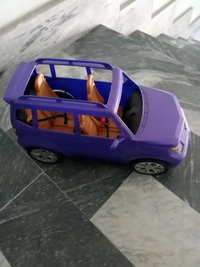 SUV Viola Barbie