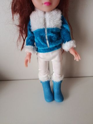 Oferta Muñeca con conjunto de invierno
