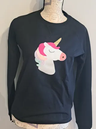 Sudadera azul marino con unicornio multicolor