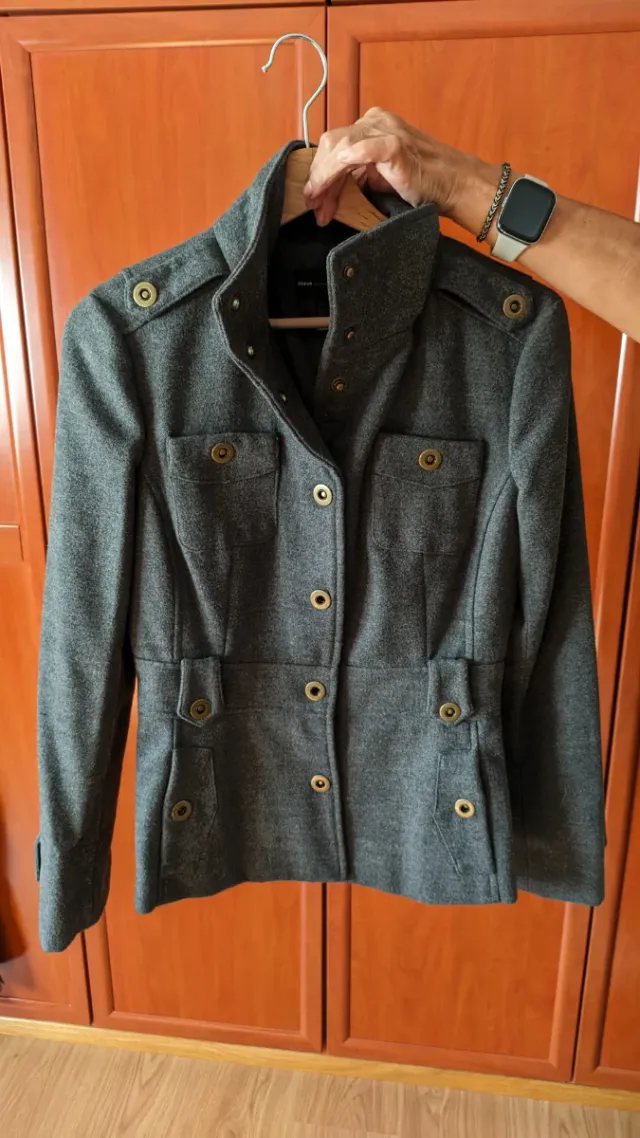 Chaqueta gris mujer