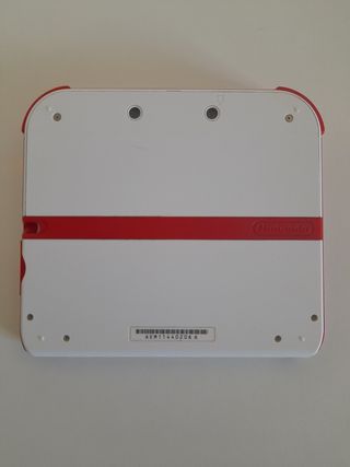 Nintendo 2DS Blanca y Roja + Juegos