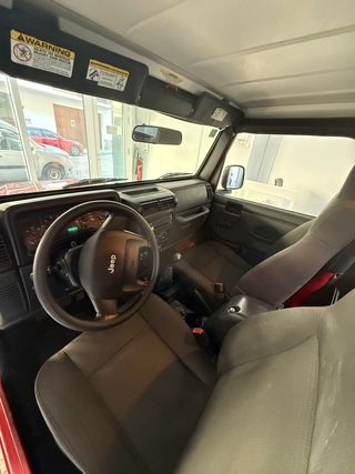 Jeep Wrangler 2006 2.4 techo rigido descapotable
