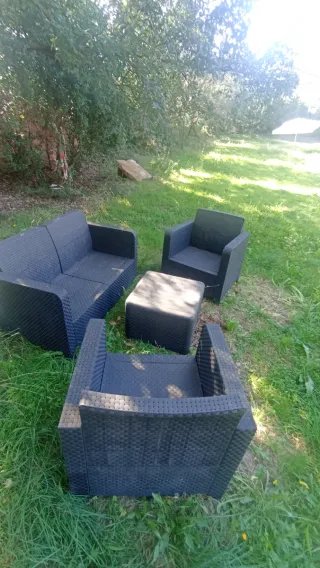 Conjunto Muebles Exterior: Sofá, 2 Sillones y Mesi