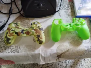 Lote Volante GTR PS4 + Juegos + fundas para Mandos