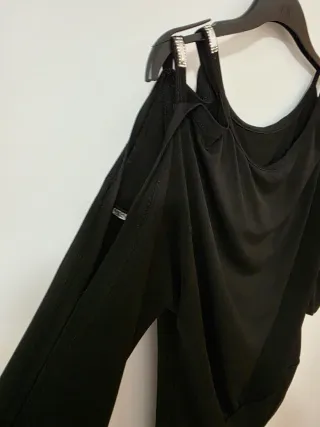 Blusa mujer negra hombros descubiertos