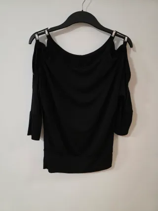 Blusa mujer negra hombros descubiertos