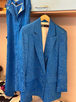 Traje Zara