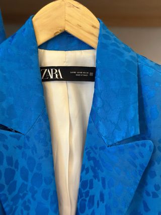Traje Zara
