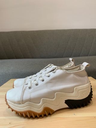 Zapatillas blancas con suela gruesa – talla 38