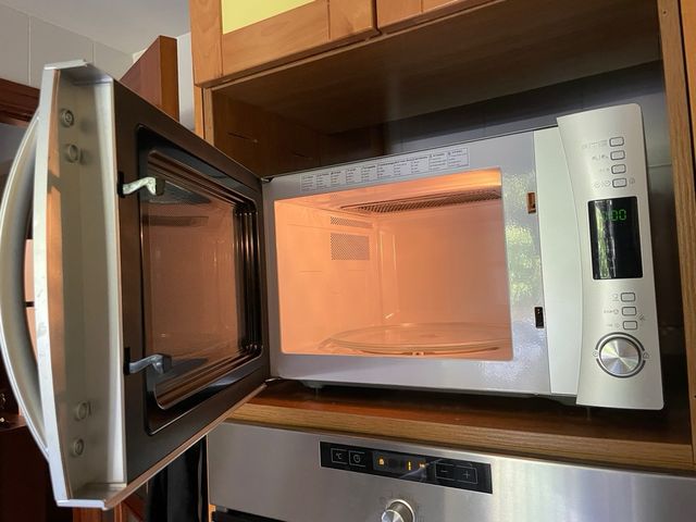 Horno Microondas Candy CMXG DS30