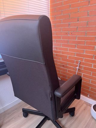 Silla de oficina Ikea marrón
