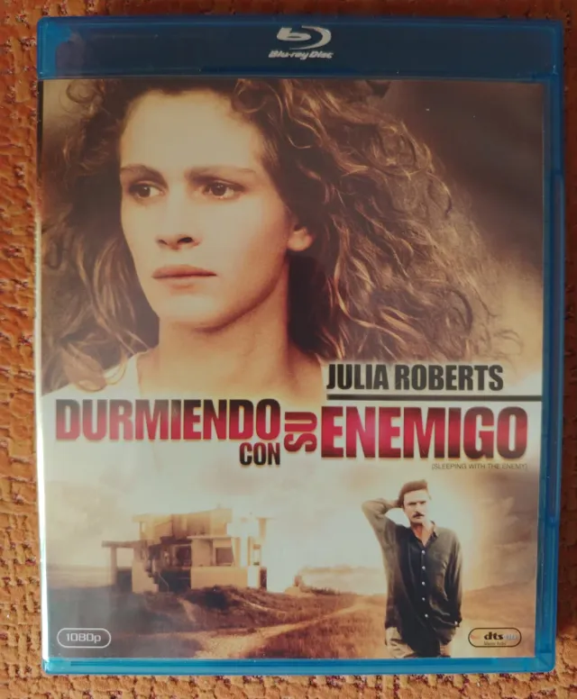 Durmiendo con su enemigo