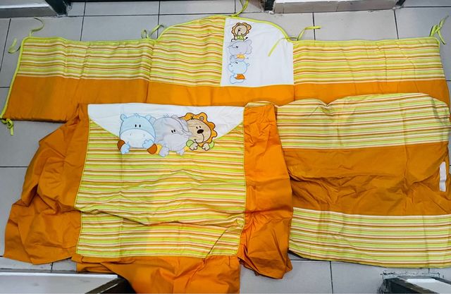 Chichonera, edredón y protector cambiador