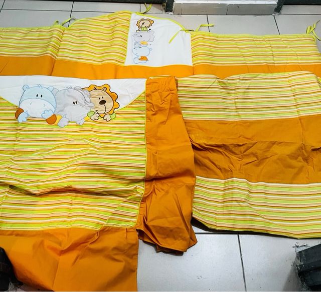 Chichonera, edredón y protector cambiador