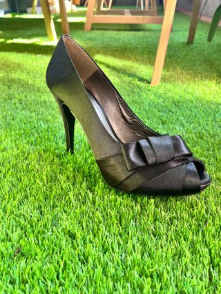 Zapatos negros de fiesta con lazo