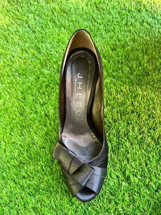 Zapatos negros de fiesta con lazo