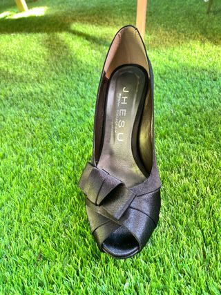 Zapatos negros de fiesta con lazo
