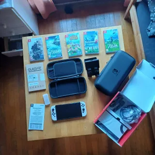Nintendo Switch OLED + 5 Giochi