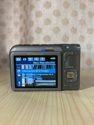 Cámara Digital HP Photosmart R827