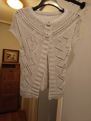 Chaleco/chaqueta gris tejido