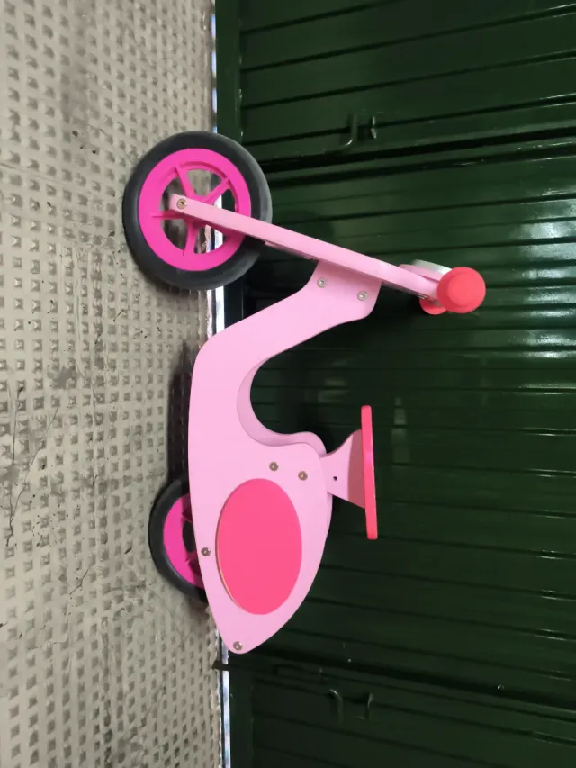 Moto de madera para niños