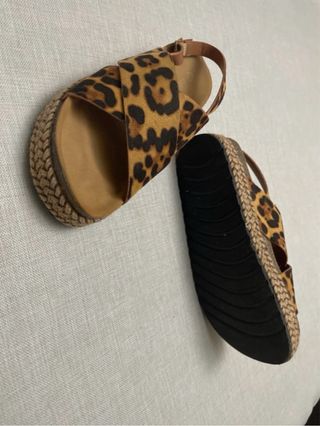 Sandalias leopardo nuevas