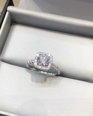 Anillo de compromiso plata y diamantes