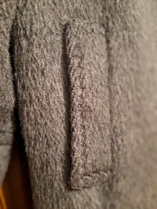 Abrigo de lana de 90% llama 