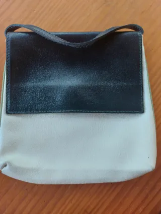 Bolso de mano blanco y negro