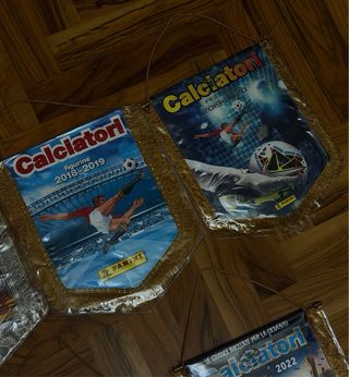 Set 5 Gagliardetti Calciatori Panini Gagliardetto