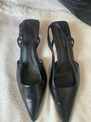 Zapatos negros tacón bajo slingback