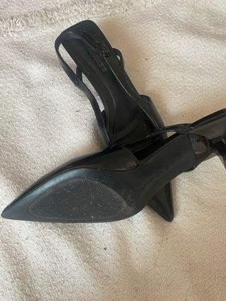 Zapatos negros tacón bajo slingback