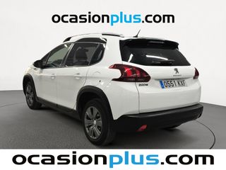 Peugeot 2008 PureTech Signature 60 kW (82 CV)