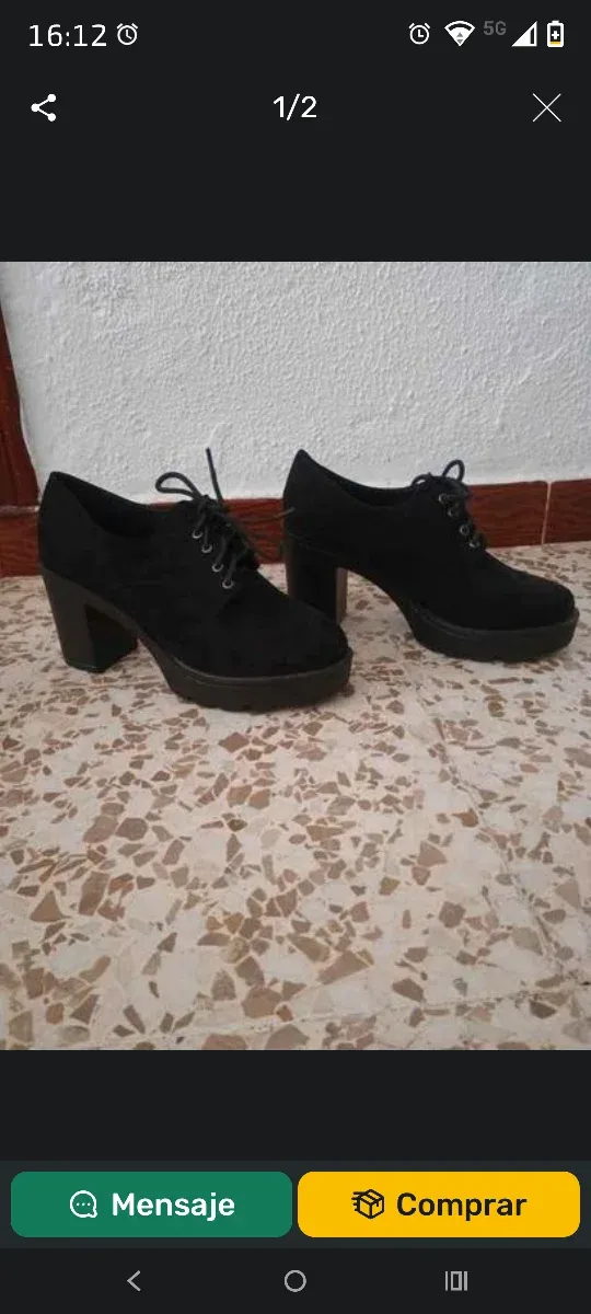 Botines negros de tacón con cordones