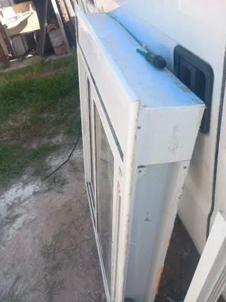 Ventana corredera aluminio con persiana 