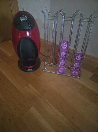 Cafetera Dolce Gusto Roja