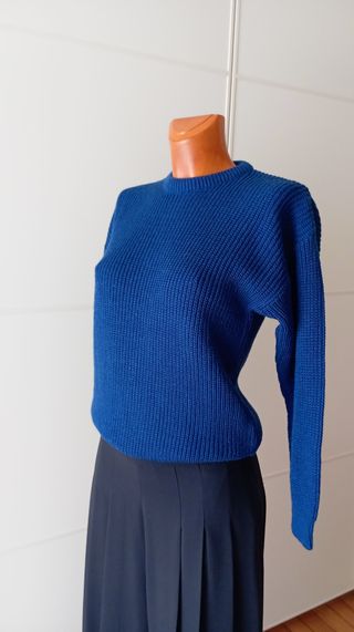 Jersey vintage azul de punto.