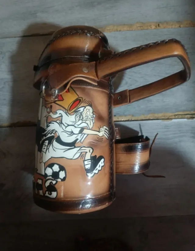 Termo de cuero para tereré 2.5L