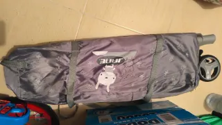 Cuna de viaje Jané + trona Ikea