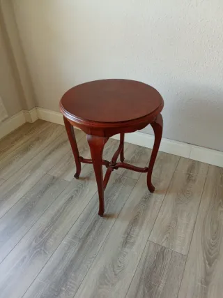 Mesita auxiliar redonda de madera