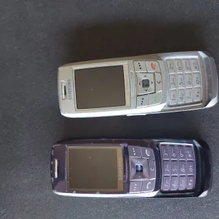 2 Cellulari Samsung E810 Silver e Viola