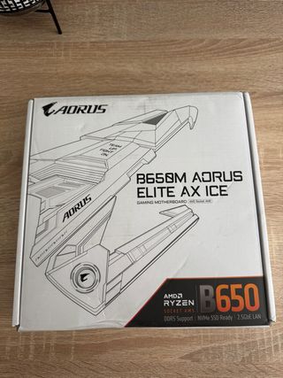 Placa Base Gigabyte Aorus B650M Elite AX ICE