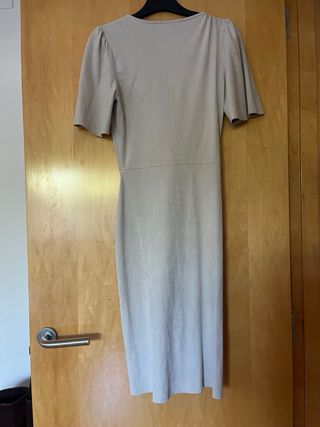 Vestido midi Zara efecto ante beige