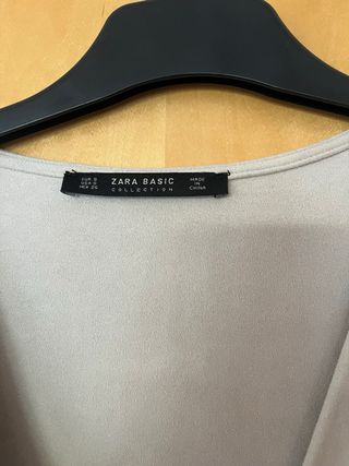 Vestido midi Zara efecto ante beige