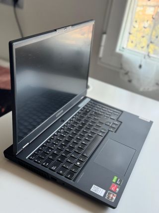 Portátil Gaming Lenovo Ryzen 7 + RTX 1650